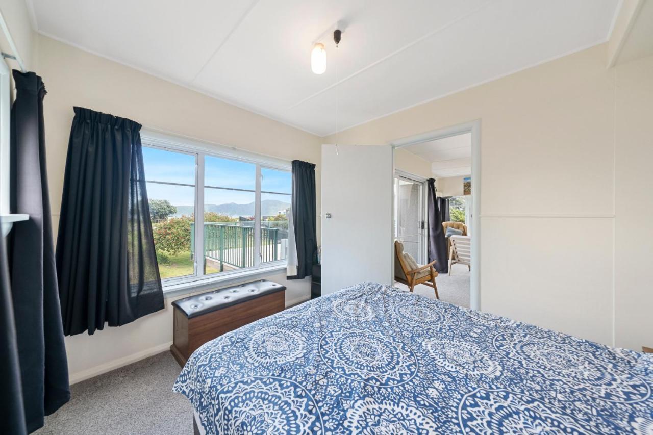 The Green Trout - Paraparaumu Beach Holiday Home المظهر الخارجي الصورة