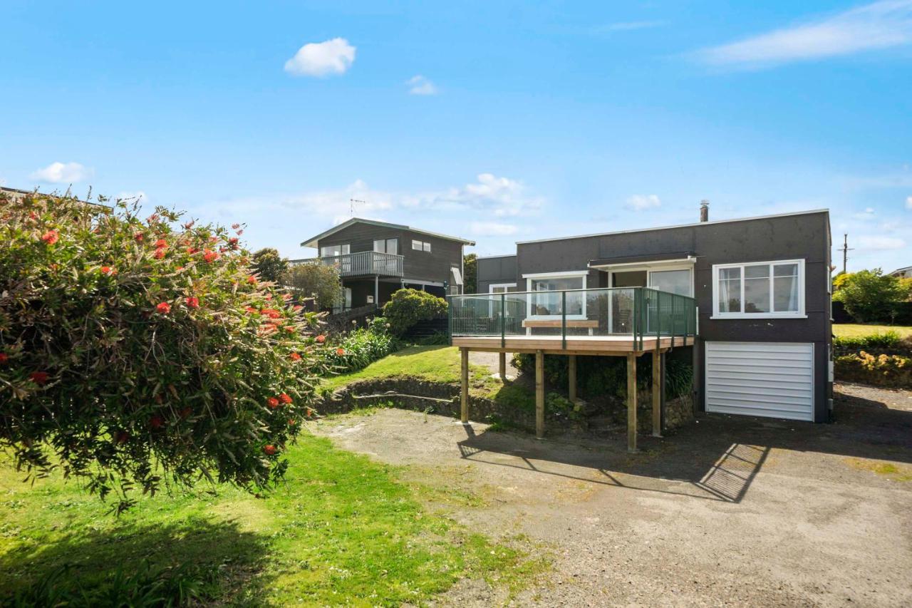 The Green Trout - Paraparaumu Beach Holiday Home المظهر الخارجي الصورة